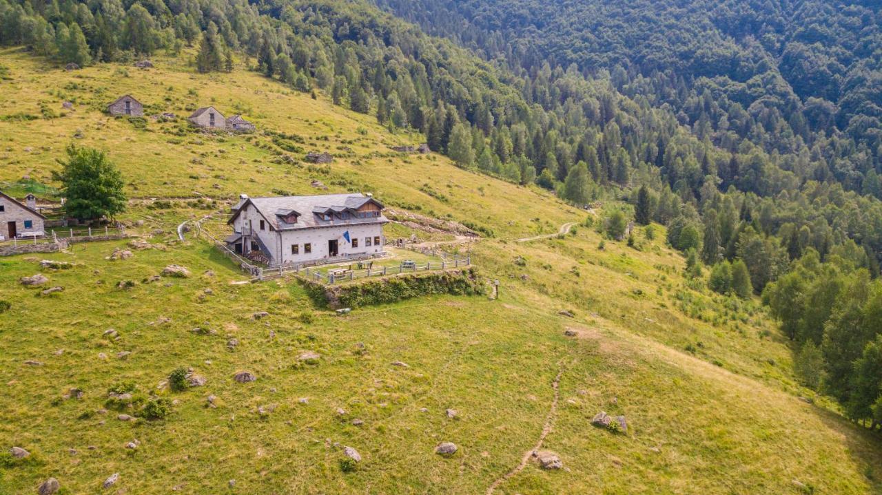 Rifugio Parpinasca Hostel Trontano Екстериор снимка